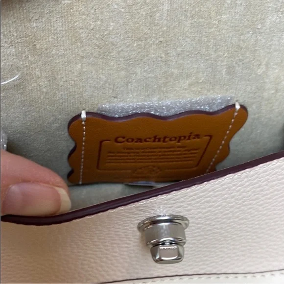 Coachtopia White Purse - Picture 4 of 8